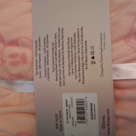 NWT Disney 100 3pc Minnie Women's Sleepwear w/ bonus artpad - Picture 8 of 14